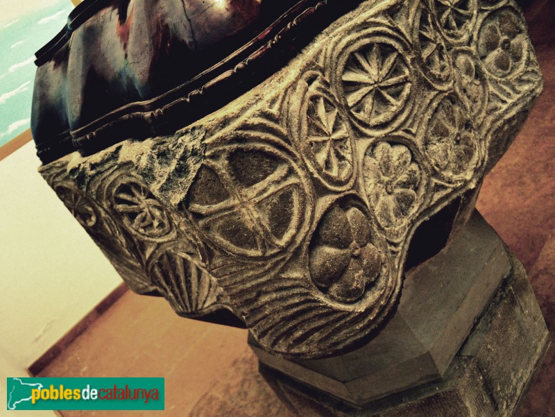 Sant Jaume dels Domenys - Pica baptismal (Foto: Àngela Llop, 2012) Sant Jaume dels Domenys - Pica baptismal