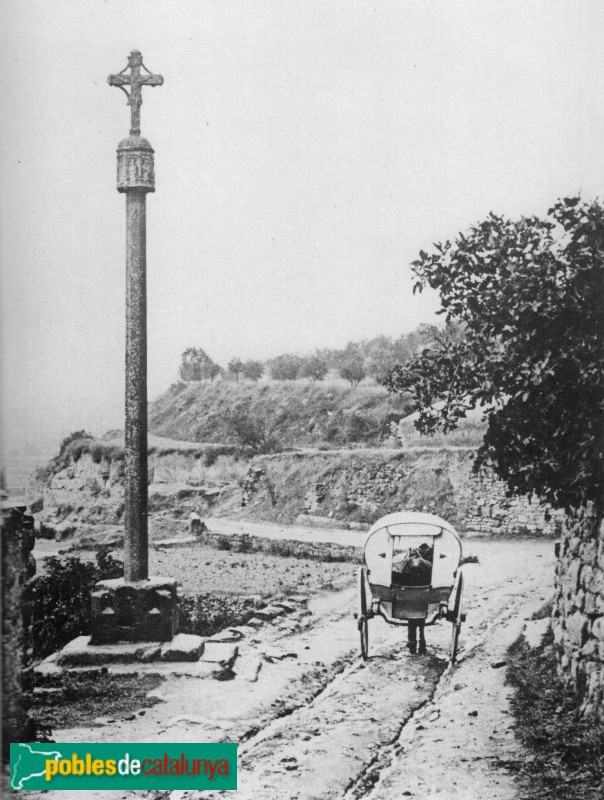 Nalec - Creu de terme (Foto: Albert Bastardes -del llibre Les Creus al Vent-, 1916) Nalec - Creu de terme