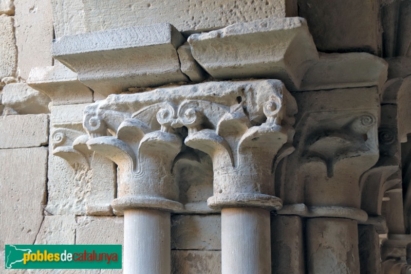 Vallbona de les Monges - Claustre del monestir. Galeria est (Foto: Albert Esteves, 2018) Vallbona de les Monges - Claustre del monestir. Galeria est