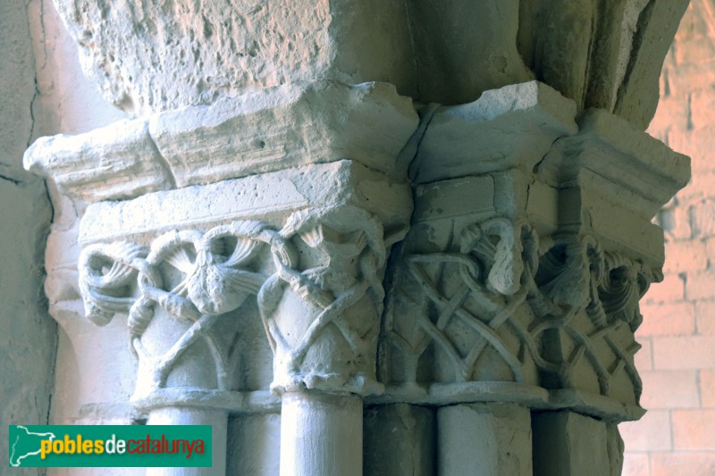 Vallbona de les Monges - Claustre del monestir. Galeria est (Foto: Albert Esteves, 2018) Vallbona de les Monges - Claustre del monestir. Galeria est