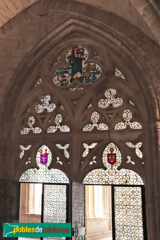Vallbona de les Monges - Monestir de Santa Maria. Sala capitular, portada des de l'interior (Foto: Albert Esteves, 2018) Vallbona de les Monges - Monestir de Santa Maria. Sala capitular, portada des de l'interior