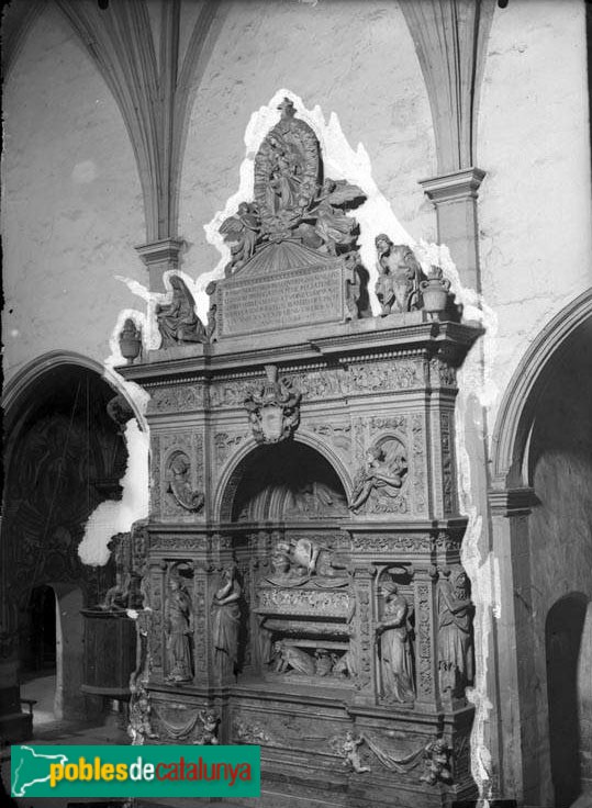 Bellpuig - Mausoleu de Ramon Folc de Cardona (Foto: <i>Lluís Paluzie -Arxiu Fotogràfic Centre Excursionista de Catalunya-</i>, c1890) Bellpuig - Mausoleu de Ramon Folc de Cardona