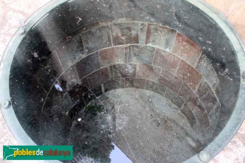 Castellserà - Antiga sitja al costat de la Panera i la Garuta (Foto: Albert Esteves, 2018) Castellserà - Antiga sitja al costat de la Panera i la Garuta