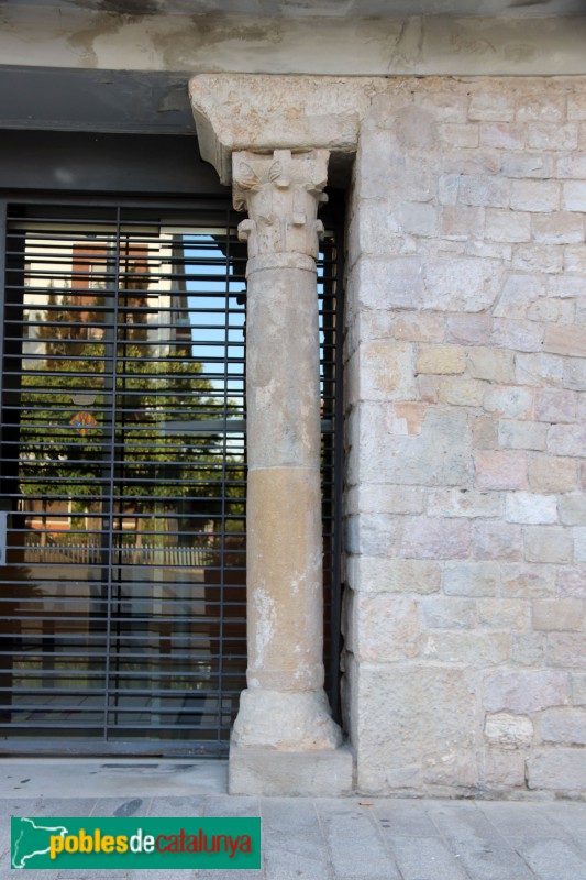 Cornellà de Llobregat - Capitell de l'Ajuntament (Foto: Albert Esteves, 2018) Cornellà de Llobregat - Capitell de l'Ajuntament