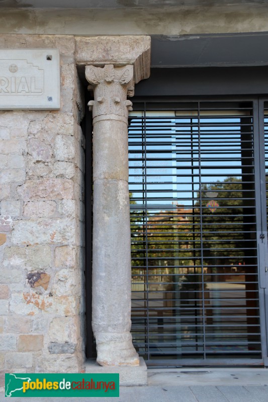 Cornellà de Llobregat - Capitell de l'Ajuntament (Foto: Albert Esteves, 2018) Cornellà de Llobregat - Capitell de l'Ajuntament