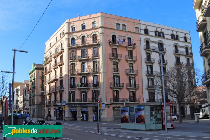 Barcelona - Edifici el Gurugú (Foto: Albert Esteves, 2019) Barcelona - Edifici el Gurugú