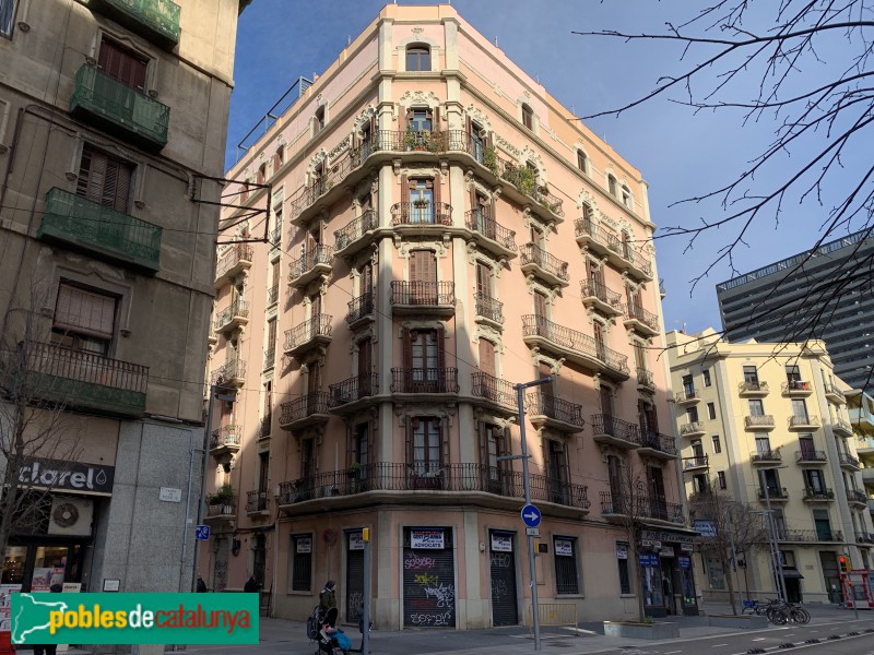 Barcelona - Edifici el Gurugú (Foto: Albert Esteves, 2019) Barcelona - Edifici el Gurugú