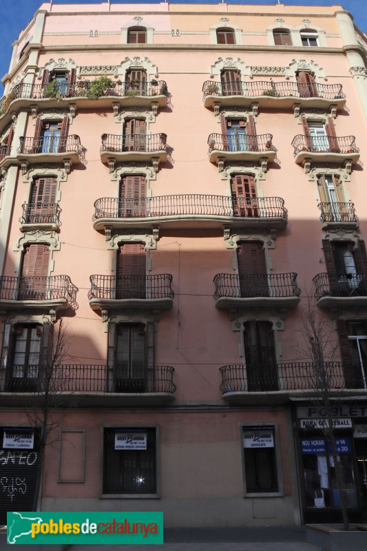 Barcelona - Edifici el Gurugú (Foto: Albert Esteves, 2019) Barcelona - Edifici el Gurugú