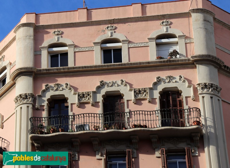 Barcelona - Edifici el Gurugú (Foto: Albert Esteves, 2019) Barcelona - Edifici el Gurugú