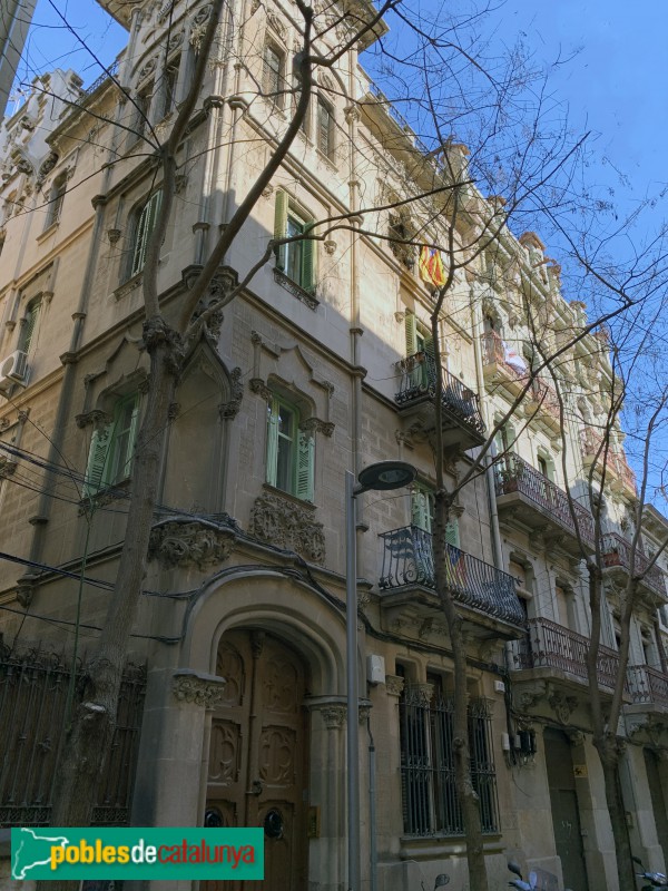Barcelona - Casa Henriette Cros (Dalmau, 11) (Foto: Albert Esteves, 2019) Barcelona - Casa Henriette Cros (Dalmau, 11)