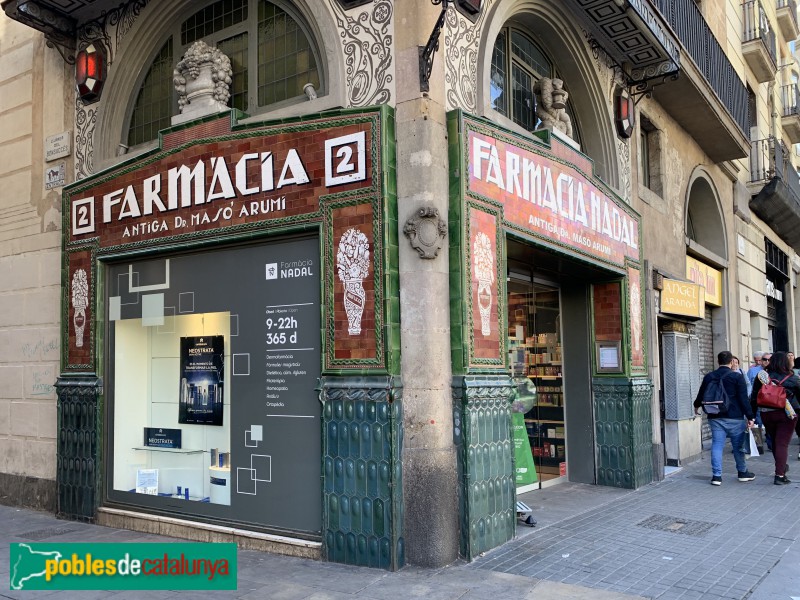 Barcelona - Farmàcia Nadal (Foto: Albert Esteves, 2019) Barcelona - Farmàcia Nadal