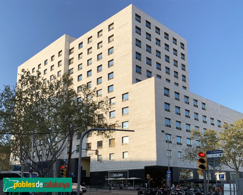 Barcelona - Illa Diagonal (Foto: Albert Esteves, 2019) Barcelona - Illa Diagonal