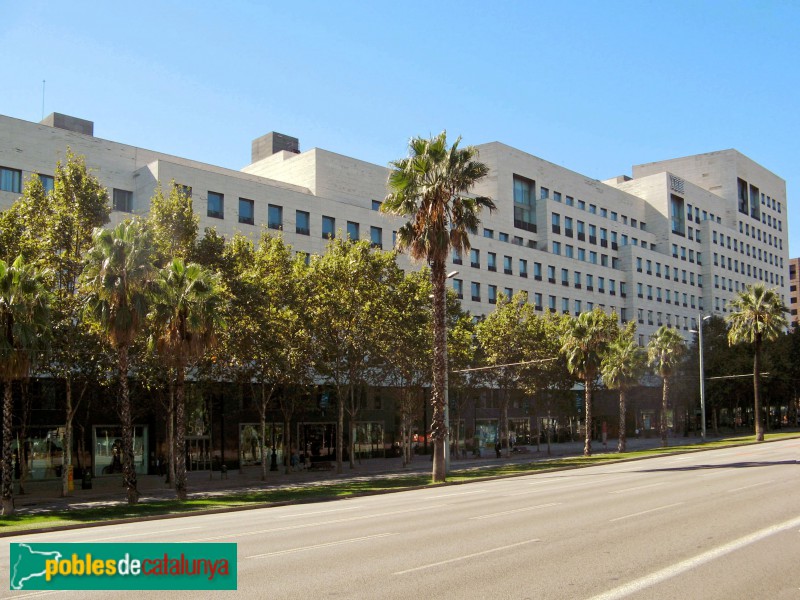 Barcelona - Illa Diagonal (Foto: Albert Esteves, 2010) Barcelona - Illa Diagonal