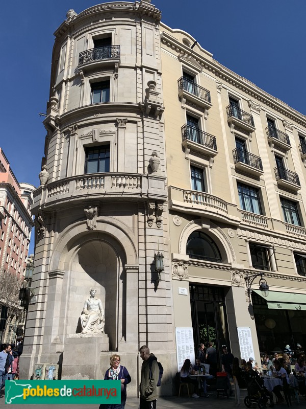 Barceloina - Tabacs de Filipines, cantonada Xuclà (Foto: Albert Esteves, 2019) Barceloina - Tabacs de Filipines, cantonada Xuclà