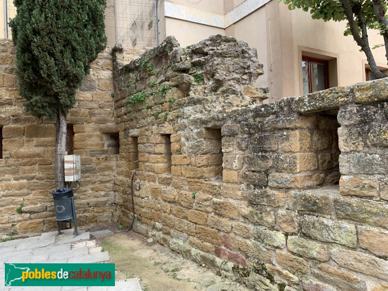 La Bisbal d'Empordà - Muralla exterior del castell (Foto: Albert Esteves, 2019) La Bisbal d'Empordà - Muralla exterior del castell