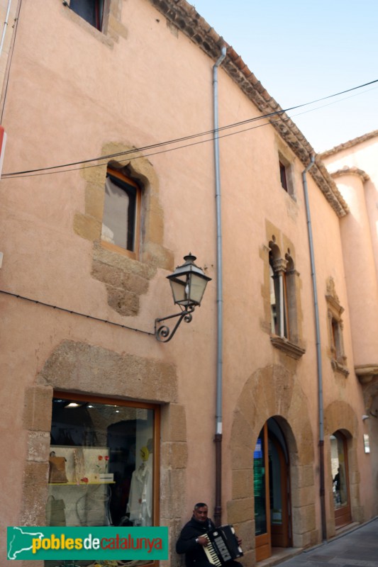 La Bisbal d'Empordà - Casa Caramany