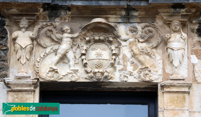 La Bisbal d'Empordà - Castell. Escut del bisbe Jaume Caçador (Foto: Albert Esteves, 2019) La Bisbal d'Empordà - Castell. Escut del bisbe Jaume Caçador