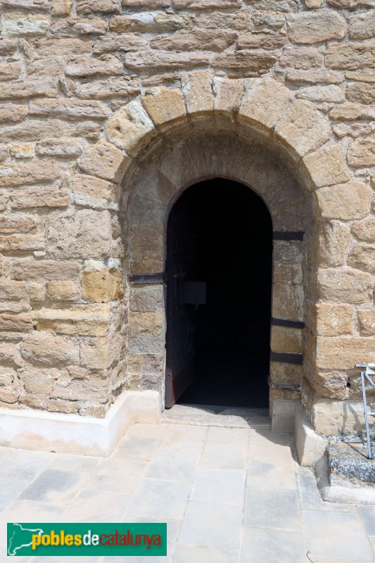 La Bisbal d'Empordà - Castell. Porta de la capella (Foto: Albert Esteves, 2019) La Bisbal d'Empordà - Castell. Porta de la capella