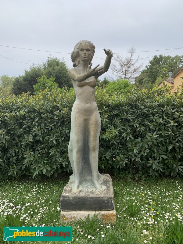 La Bisbal d'Empordà - Molí de la Torre, escultura de Joan Abras (Foto: Albert Esteves, 2019) La Bisbal d'Empordà - Molí de la Torre, escultura de Joan Abras