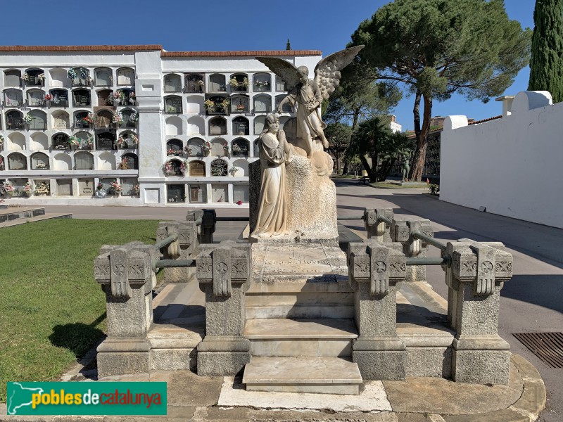Martorell - Cementiri. Sepulcre Bové (Foto: Albert Esteves, 2019) Martorell - Cementiri. Sepulcre Bové