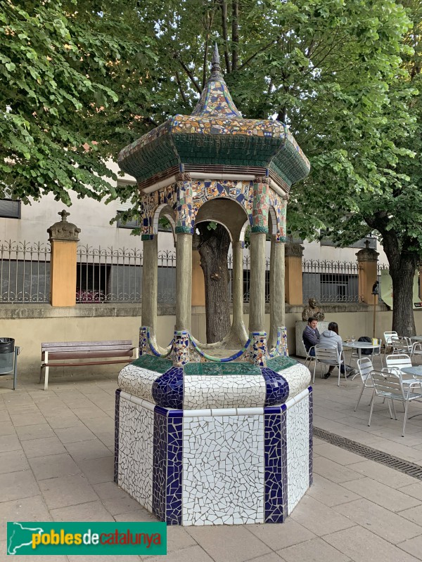 Barcelona - Can Deu. Templet antic pou (Foto: Albert Esteves, 2019) Barcelona - Can Deu. Templet antic pou