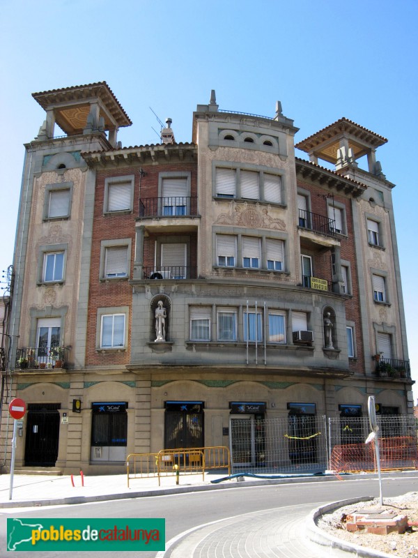 Martorell - Edifici de la Caixa (Foto: Albert Esteves, 2008) Martorell - Edifici de la Caixa
