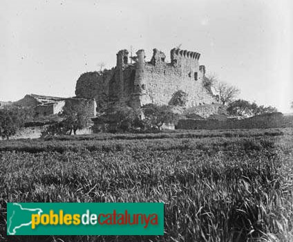 Querol - Castell (Foto: Marcel·lí Gausachs -Arxiu Fotogràfic Centre Excursionista de Catalunya, 1915-20) Querol - Castell
