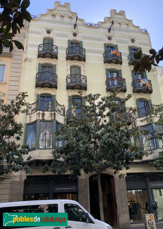 Barcelona - Gran de Gracia, 77 (Foto: Albert Esteves, 2019) Barcelona - Gran de Gracia, 77