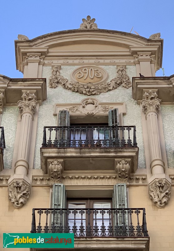 Barcelona - Gran de Gràcia, 233 (Foto: Albert Esteves, 2019) Barcelona - Gran de Gràcia, 233