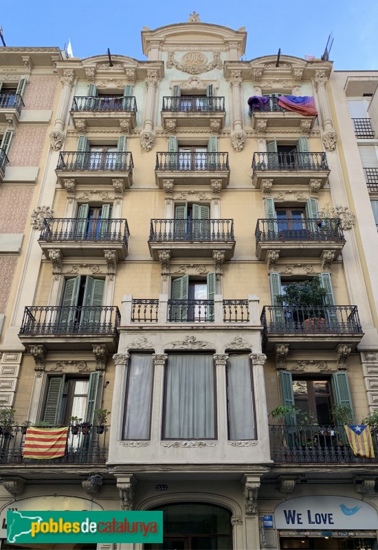 Barcelona - Gran de Gràcia, 233 (Foto: Albert Esteves, 2019) Barcelona - Gran de Gràcia, 233