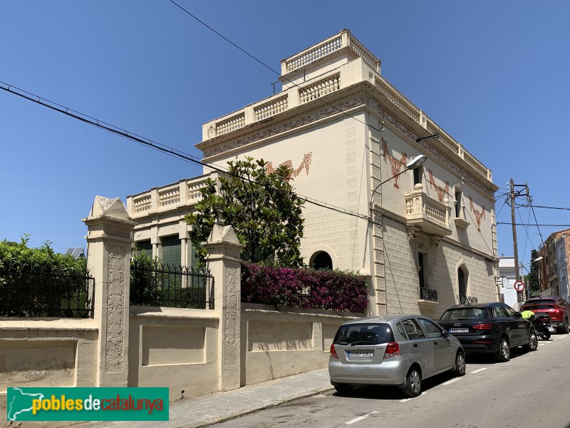Molins de Rei - Carrer Torres i Bages, 12-14 (Foto: Albert Esteves, 2019) Molins de Rei - Carrer Torres i Bages, 12-14