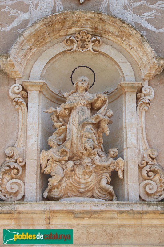 Monestir de Santes Creus - Portal de l'Assumpta, façana plaça Santa Llúcia (Foto: Albert Esteves, 2019) Monestir de Santes Creus - Portal de l'Assumpta, façana plaça Santa Llúcia