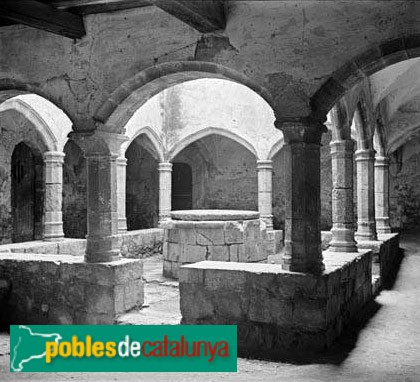 Monestir de Santes Creus - Palau de l'Abat (Foto: <i>Jaume Biosca -Arxiu fotogràfic Centre Excursionista de Catalunya-</i>, 1932) Monestir de Santes Creus - Palau de l'Abat