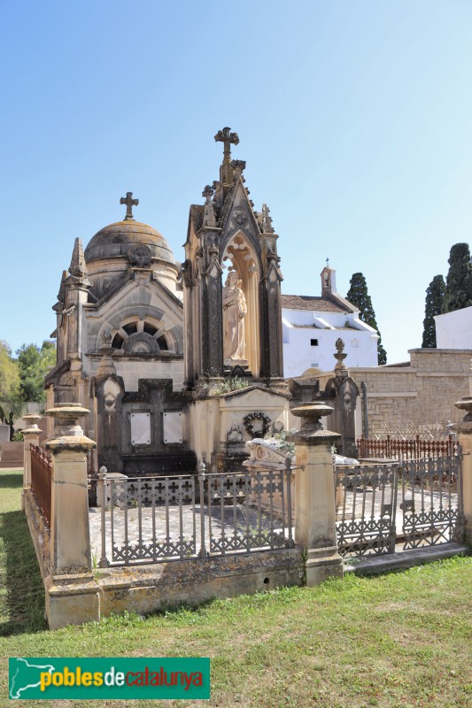 Vilanova i la Geltrú - Sepulcre Joan Serra i Totesaus (Foto: Albert Esteves, 2019) Vilanova i la Geltrú - Sepulcre Joan Serra i Totesaus
