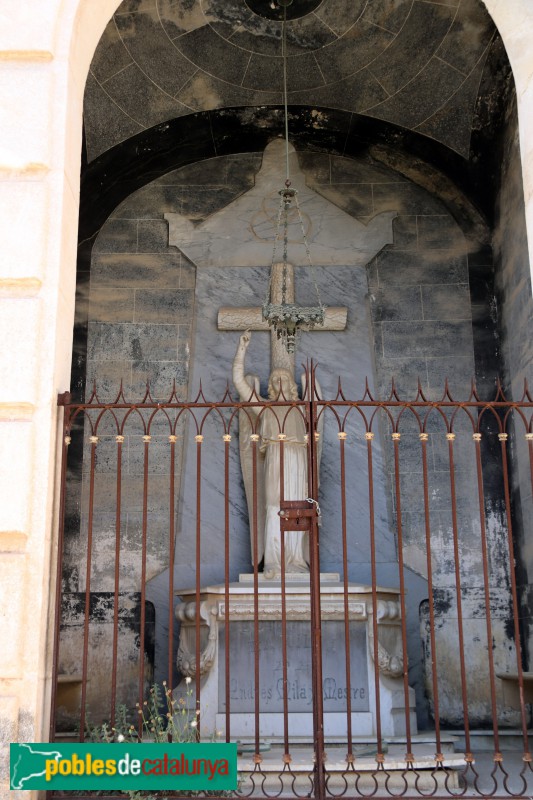 Vilanova i la Geltrú - Panteó Capella Milà Mestre (Foto: Albert Esteves, 2019) Vilanova i la Geltrú - Panteó Capella Milà Mestre
