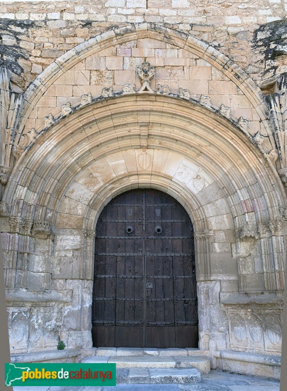 Monestir de Santes Creus - Porta del claustre (Foto: Albert Esteves, 2019) Monestir de Santes Creus - Porta del claustre