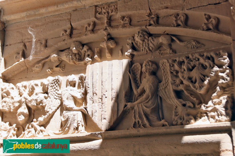 Monestir de Santes Creus - Palau Reial, llinda interior de l'escala (Foto: Albert Esteves, 2019) Monestir de Santes Creus - Palau Reial, llinda interior de l'escala