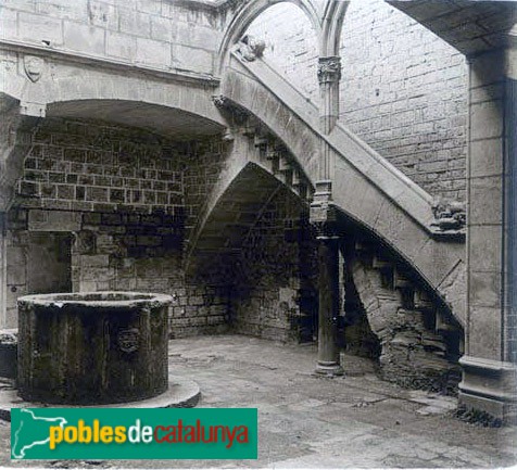 Monestir de Santes Creus - Palau Reial (Foto: <i>Francesc Blasi -Arxiu fotogràfic Centre Excursionista de Catalunya-</i>, c.1920) Monestir de Santes Creus - Palau Reial