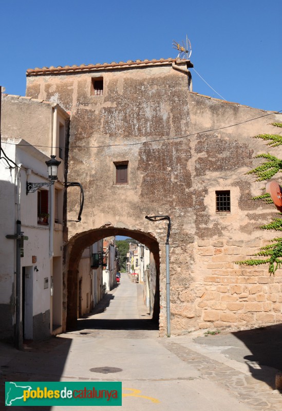 Montferri - Portal de la muralla (Foto: Albert Esteves, 2019) Montferri - Portal de la muralla