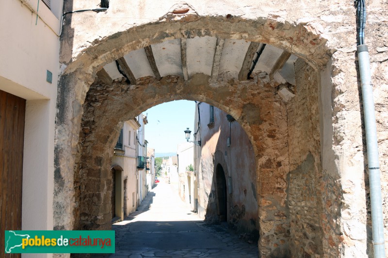 Montferri - Portal de la muralla (Foto: Albert Esteves, 2019) Montferri - Portal de la muralla