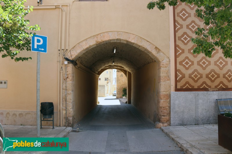 Bràfim - Portal de la vila (Foto: Albert Esteves, 2019) Bràfim - Portal de la vila