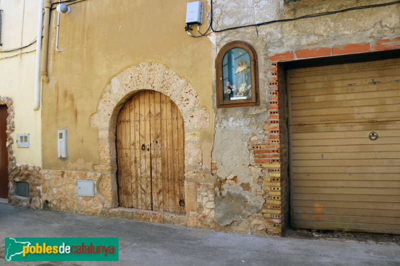 Puigpelat - Portal antic (Foto: Albert Esteves, 2019) Puigpelat - Portal antic