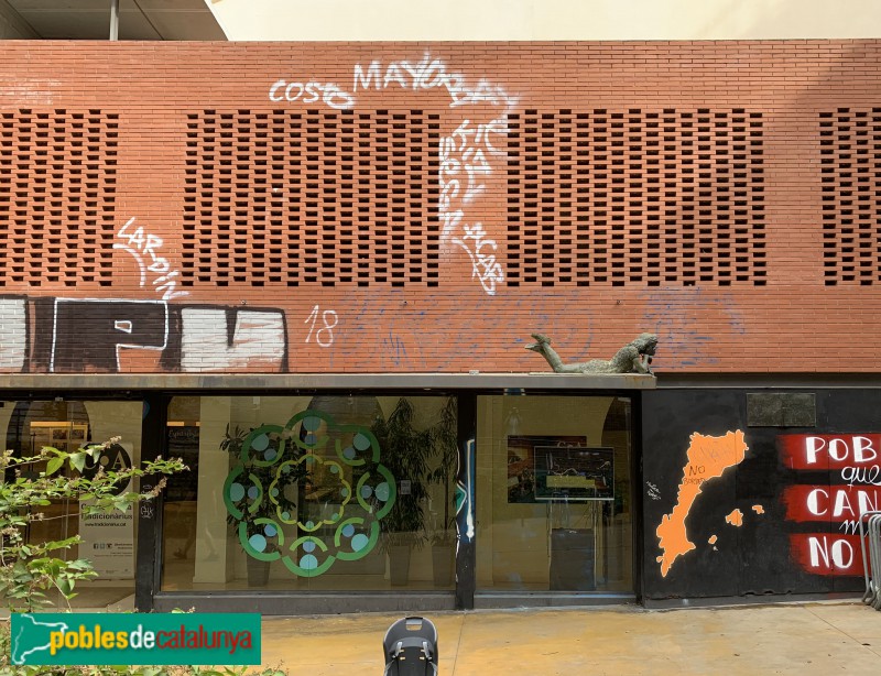 Barcelona - Escultura <i>Anna Frank</i> (Foto: Albert Esteves, 2019) Barcelona - Escultura <i>Anna Frank</i>