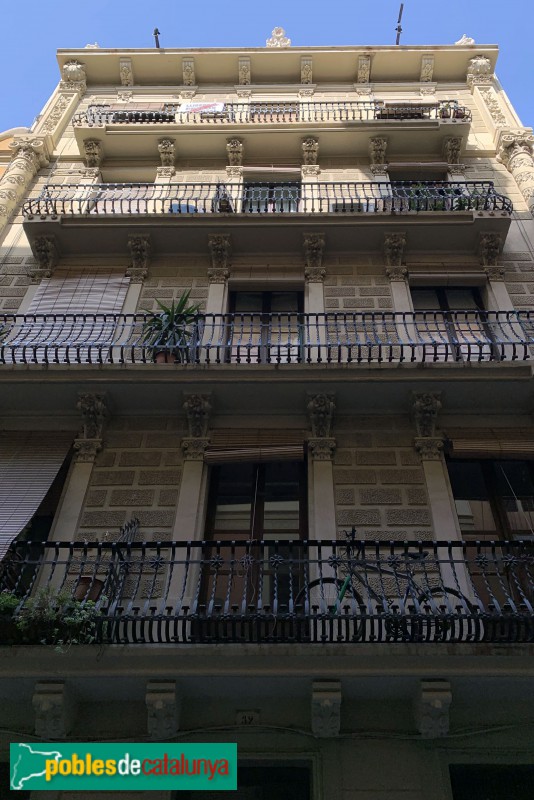 Barcelona - Francisco Giner, 32 (Foto: Albert Esteves, 2019) Barcelona - Francisco Giner, 32