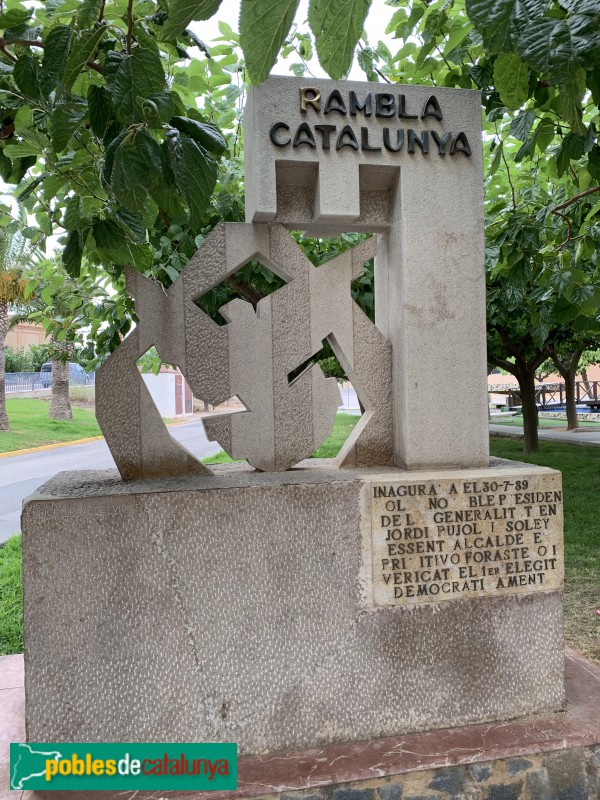Camarles - Munument a la Rambla Catalunya (Foto: Albert Esteves, 2019) Camarles - Munument a la Rambla Catalunya