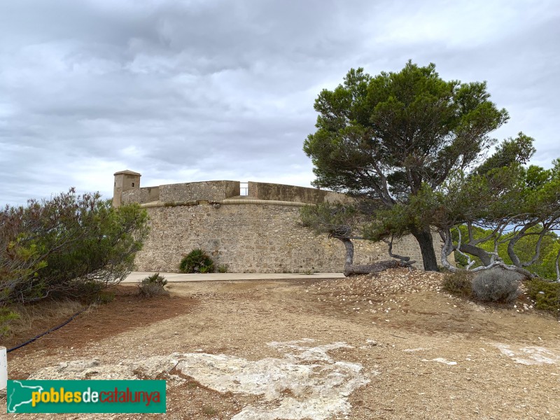 L'Ametlla de Mar - Castell de Sant Jordi d'Alfama (Foto: Albert Esteves, 2019) L'Ametlla de Mar - Castell de Sant Jordi d'Alfama