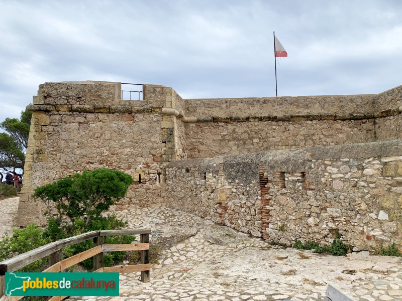 L'Ametlla de Mar - Castell de Sant Jordi d'Alfama (Foto: Albert Esteves, 2019) L'Ametlla de Mar - Castell de Sant Jordi d'Alfama