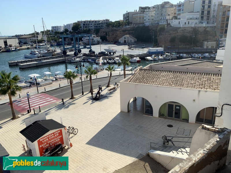L'Ametlla de Mar - Edifici de la Confraria de Pescadors (Foto: Albert Esteves, 2019) L'Ametlla de Mar - Edifici de la Confraria de Pescadors