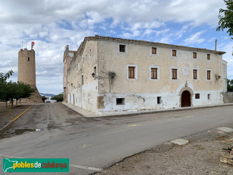 L'Aldea - Cases de la Plaça de Bous (Foto: Albert Esteves, 2019) L'Aldea - Cases de la Plaça de Bous