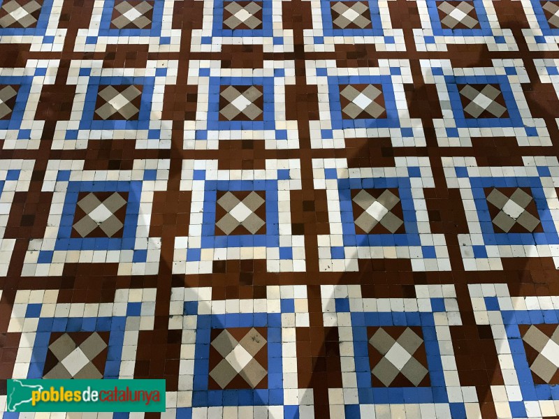 Valls - Església de la M.D. del Lledó. Detall paviment (Foto: Albert Esteves, 2019) Valls - Església de la M.D. del Lledó. Detall paviment